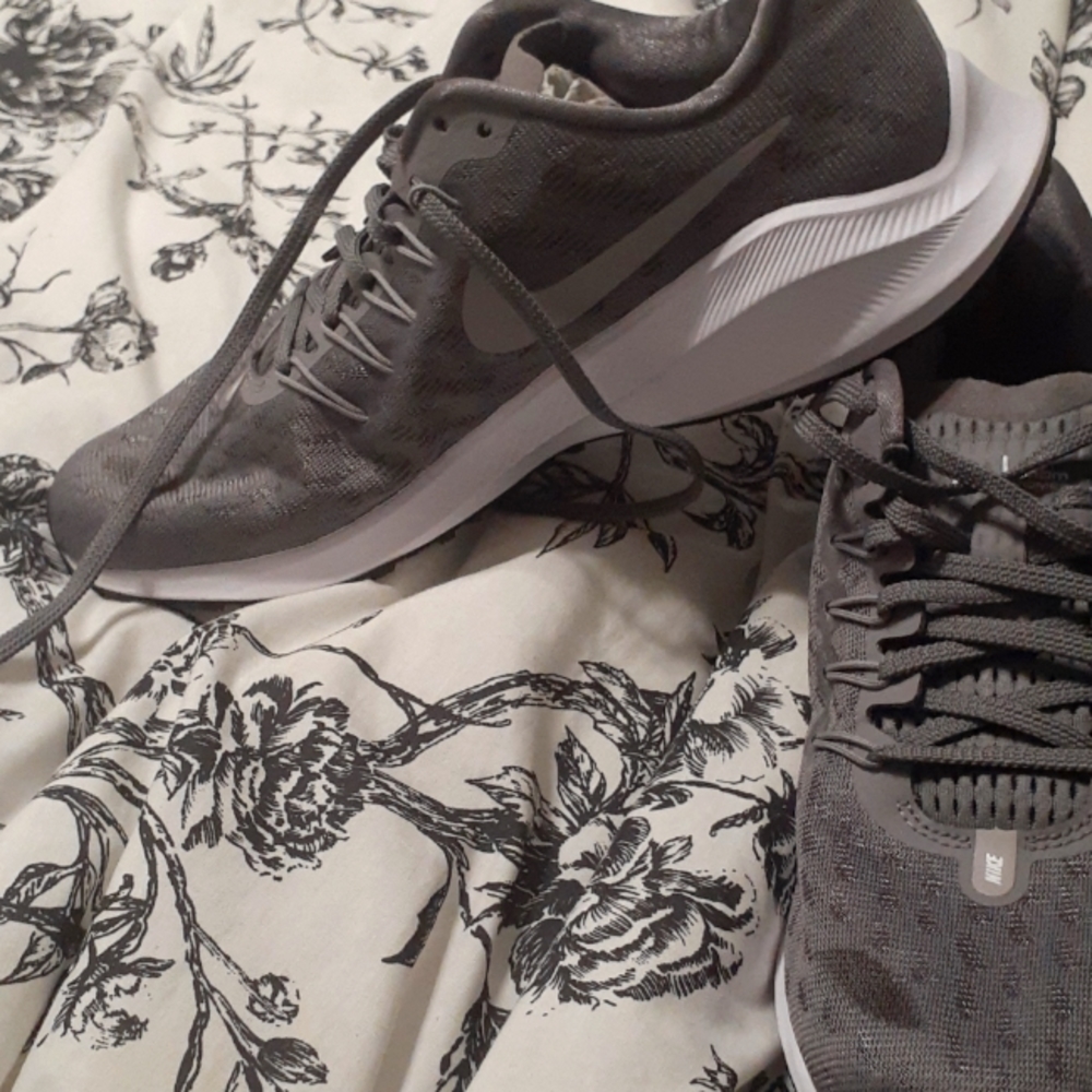 Nike Zoom full length Engineered for long distance Runs